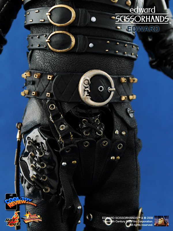 Edward Scissorhands 1/6 scale collectible figure by Hot Toys